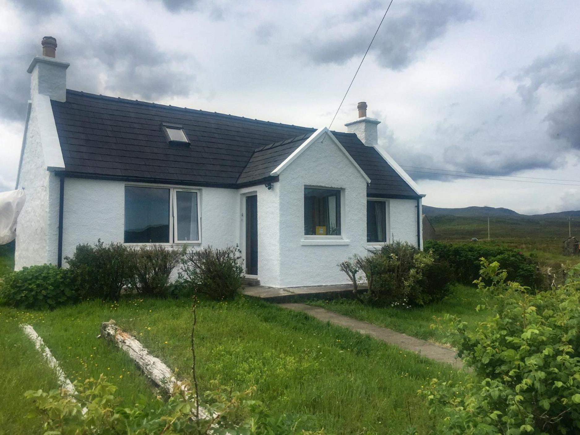 Amber'S Cottage Staffin Kültér fotó